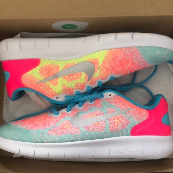 NIKE Running Shoes (NEVER WORN)